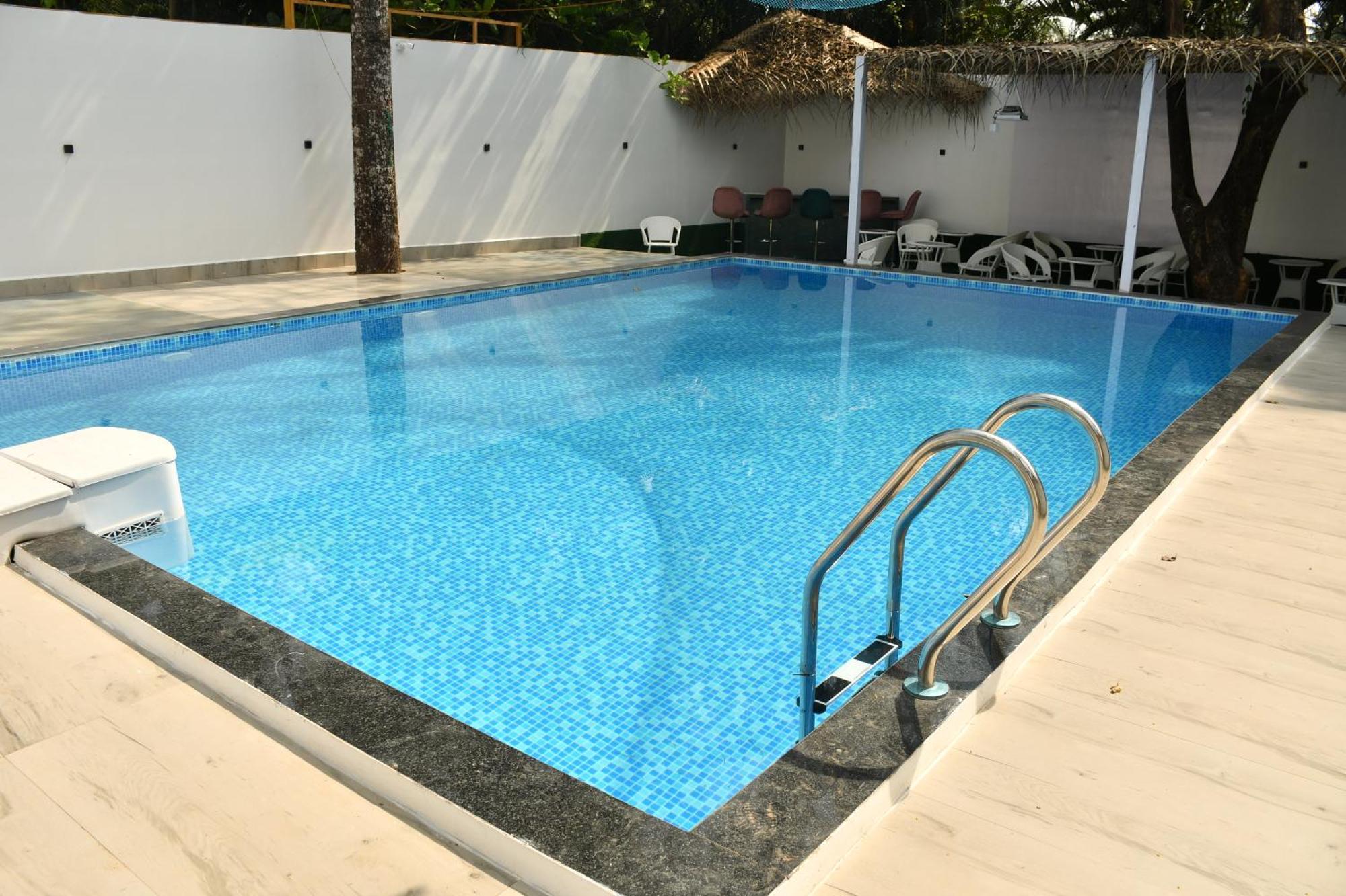 ホテル Escape Goa パロレム エクステリア 写真