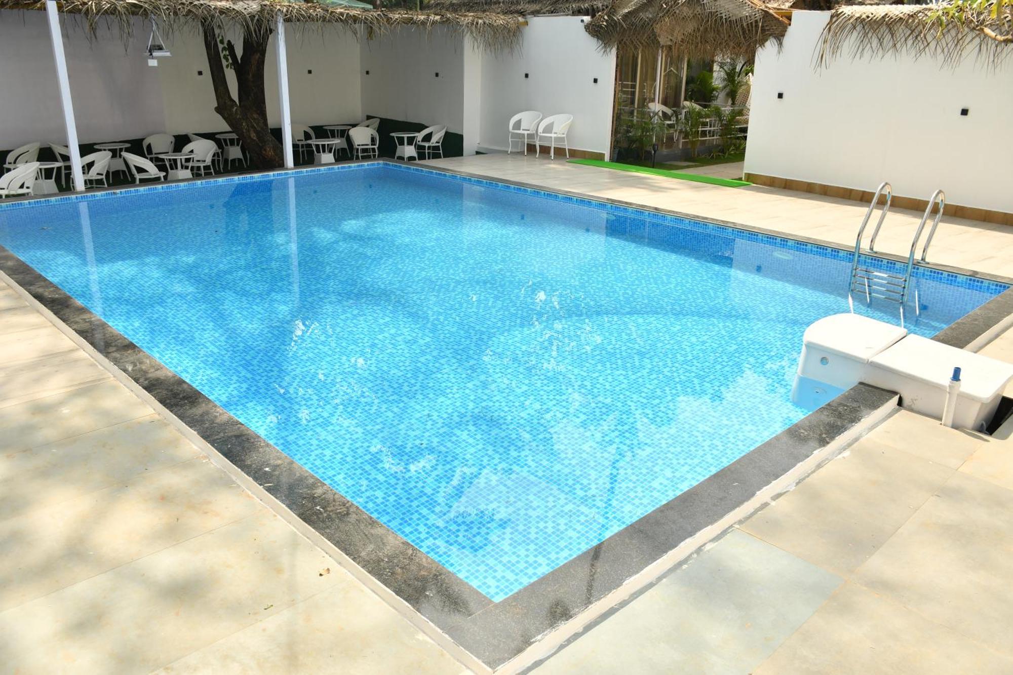 ホテル Escape Goa パロレム エクステリア 写真
